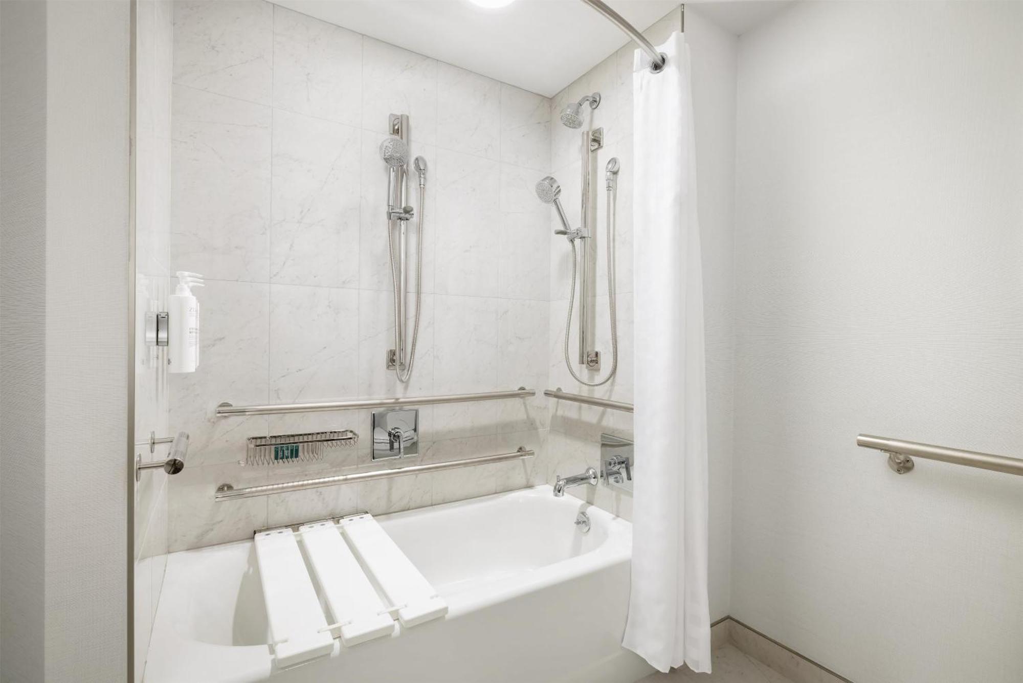 King Room with Tub - Mobility and Hearing Access